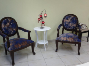 Çift kişilik baza ve yatak 6 İki adet mavi renkli çok şık vintage berjer