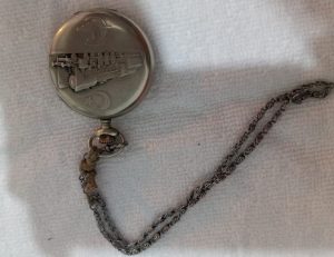 60 yıllık antika çalışma masası 19 Antika köstekli saat 15 rubis orjinal isviçre malı