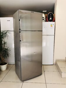 Spot buzdolabı çok az kullanılmış ikinci el buzdolabı 12 Sağlam durumda motoru yenilenmiş siemens nofrost buzdolabı