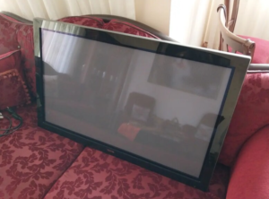Kullanılmış ama hatasız vestel 127 ekran uydu alıcılı 4K smart LED televizyon 2 ikinci el 106 ekran tv temiz durumda hatasız vestel 106 tv (akıllı değil)