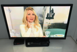 55 inç samsung ultra hd 4K smart televizyon 10 LG 106 ekran ( LCD ) televizyon iyi durumda ancak garantisi yok