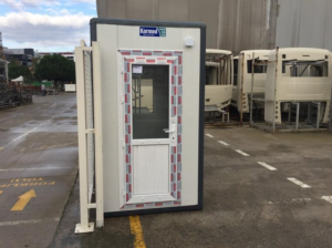 İşçi nevresim takımı 14 ikinci el seyyar tuvalet duş ve lavabo içinde sağlam polyester kabin